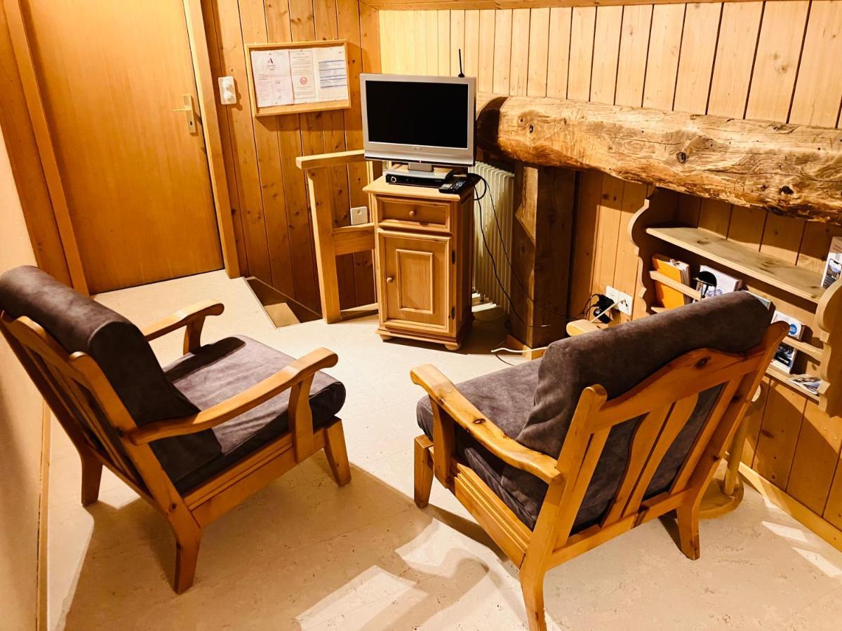 Chesa Margadant Apartman Zuoz Kültér fotó